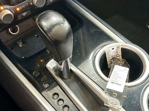 Used 2016 Nissan Pathfinder SV image 17