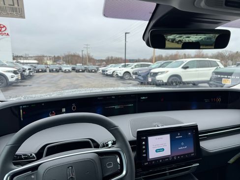 New 2026 Lincoln Nautilus Reserve image 19