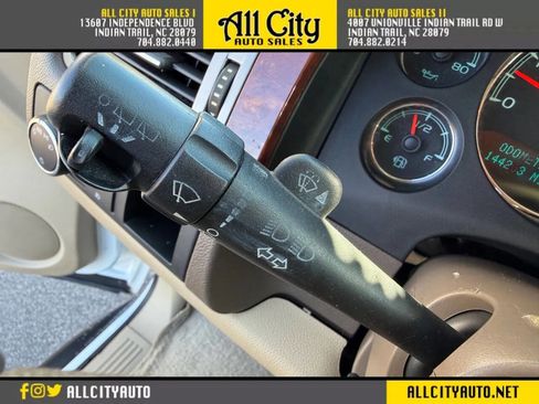 Used 2011 GMC Yukon SLT w/ SLT-2 Equipment Package image 19