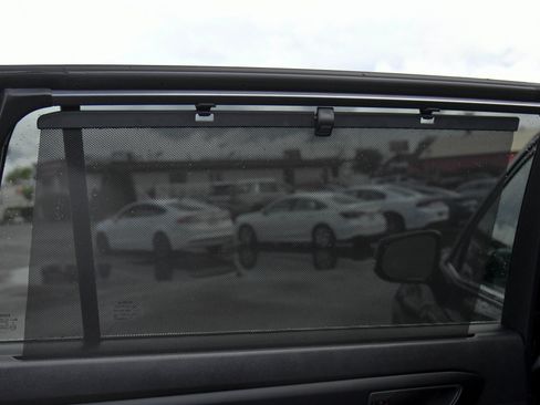 Used 2023 Toyota Highlander XLE AWD/4WD image 38