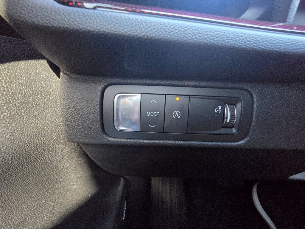 Used 2024 Chevrolet Traverse RS FWD image 24