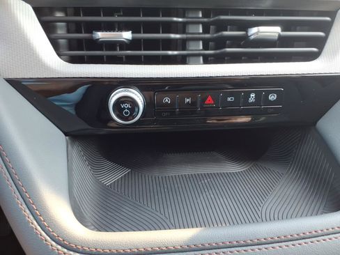 Used 2026 Ford Explorer Active RWD image 21