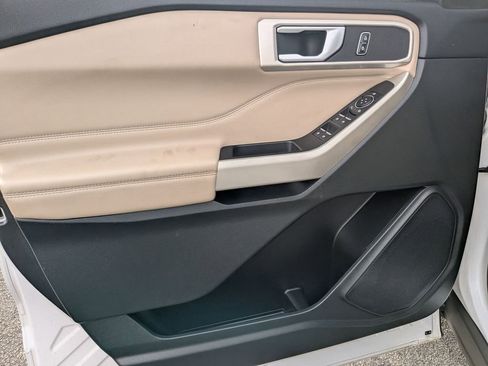 Used 2023 Ford Explorer XLT w/ Equipment Group 202A image 13