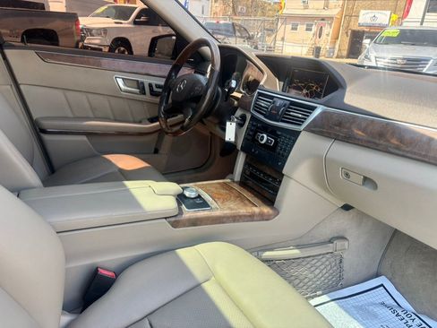 Used 2012 Mercedes-Benz E 350 4MATIC Sedan image 30