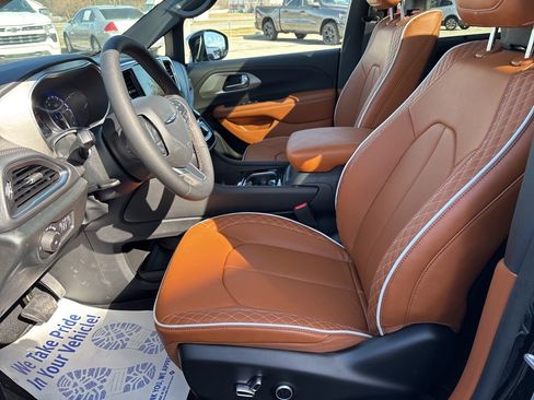 New 2026 Chrysler Pacifica Pinnacle image 65
