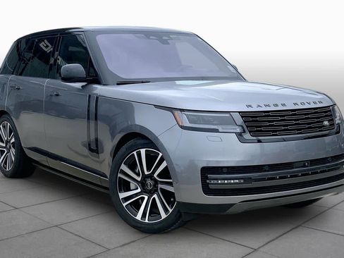 Used 2023 Land Rover Range Rover SE AWD/4WD image 3