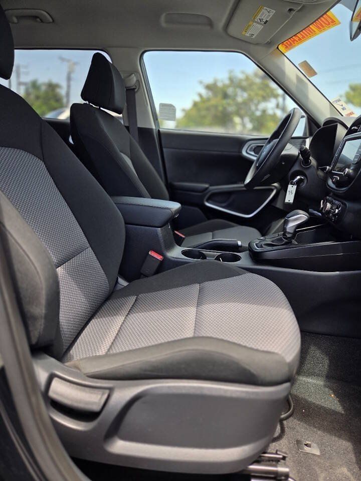 Used 2022 Kia Soul LX FWD image 12