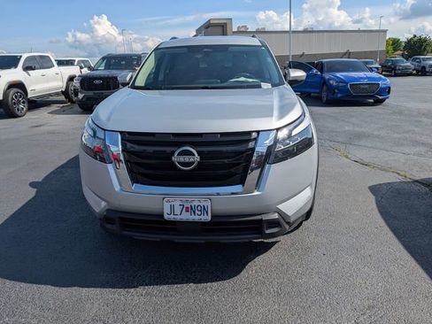 Used 2025 Nissan Pathfinder SV FWD image 43
