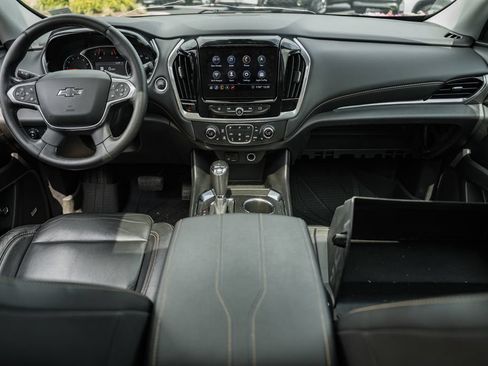 Used 2020 Chevrolet Traverse RS AWD/4WD image 19
