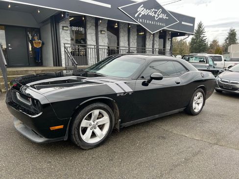 Used 2012 Dodge Challenger R/T image 1