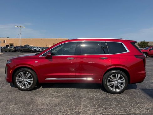Used 2024 Cadillac XT6 Premium Luxury w/ Technology Package FWD image 5