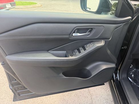 Used 2026 Nissan Rogue SL FWD image 18
