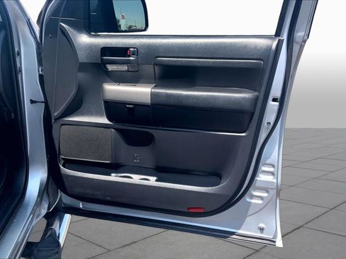Used 2013 Toyota Tundra 2WD CrewMax w/ Tow Pkg image 23