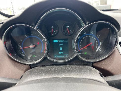 Used 2016 Chevrolet Cruze LT w/ Sun, Sound and Sport Package FWD image 17