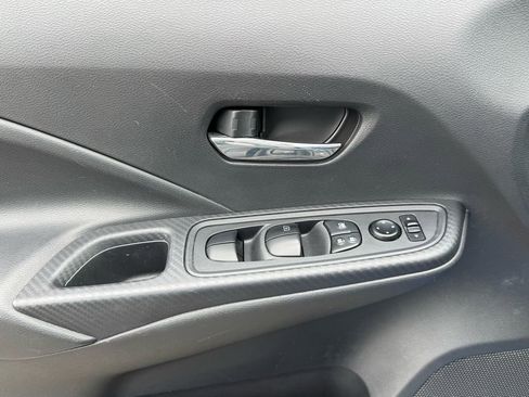 Used 2023 Nissan Versa SV image 12