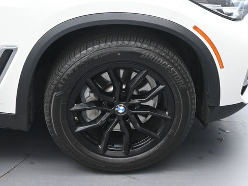 Used 2023 BMW X5 xDrive40i w/ Premium Package image 12