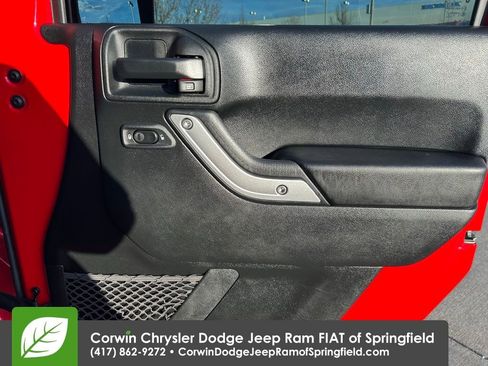 Used 2018 Jeep Wrangler Rubicon w/ Connectivity Group AWD/4WD image 20