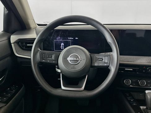 Used 2025 Nissan Kicks SV image 18