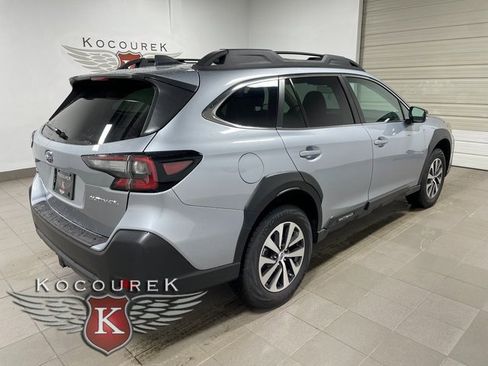 Used 2025 Subaru Outback Premium w/ Popular Package #1A image 6