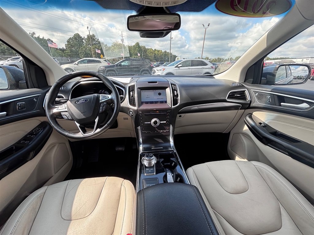 Used 2019 Ford Edge Titanium w/ Cargo Accessory Package FWD image 18