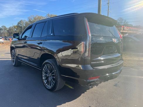 Used 2023 Cadillac Escalade V AWD/4WD image 4