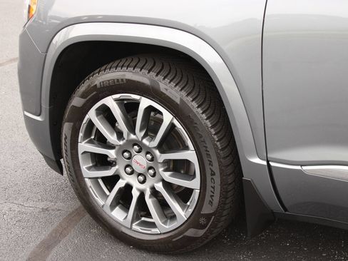 Used 2022 GMC Acadia Denali w/ Denali Ultimate Package AWD/4WD image 10