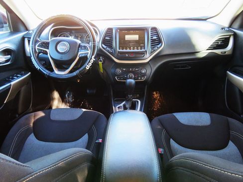 Used 2018 Jeep Cherokee Latitude image 27