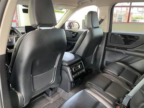 Used 2023 Lincoln Aviator AWD image 29