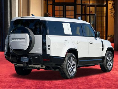 New 2026 Land Rover Defender 130 X-Dynamic SE AWD/4WD image 9