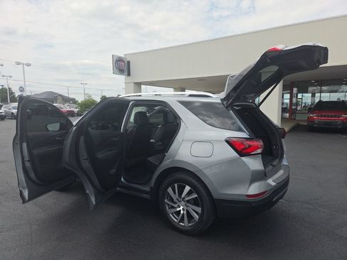 Used 2024 Chevrolet Equinox Premier FWD image 13