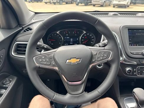 Used 2024 Chevrolet Equinox LT FWD image 8
