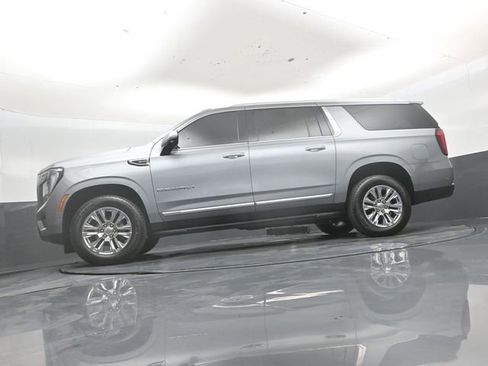 Used 2025 GMC Yukon XL Denali AWD/4WD image 46
