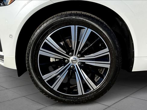 Used 2023 Volvo XC60 B5 Plus w/ Climate Package image 10