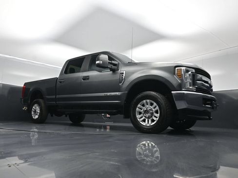 Used 2019 Ford F250 XL w/ STX Appearance Package AWD/4WD image 3