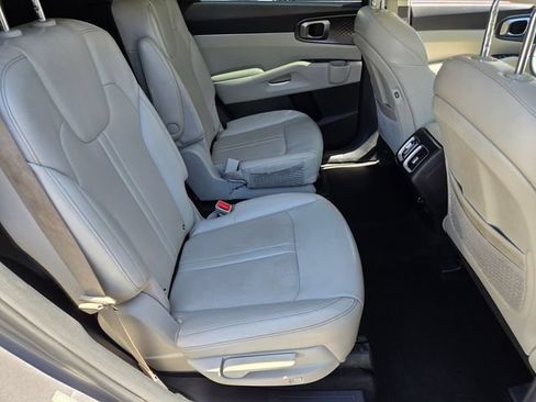 Used 2023 Kia Sorento EX AWD/4WD image 15