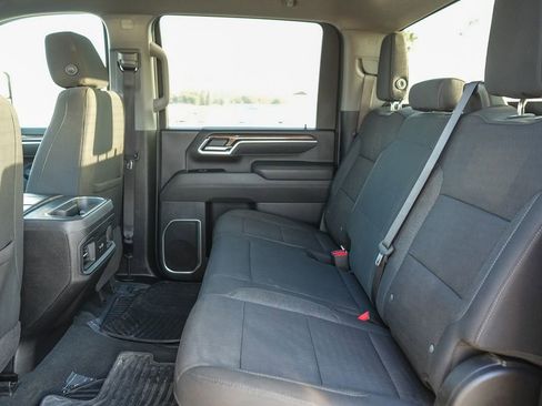 Used 2025 Chevrolet Silverado 2500 LT w/ Convenience Package image 18