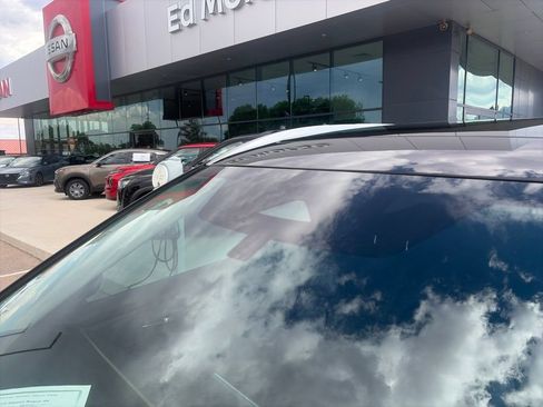Used 2023 Nissan Rogue SV w/ SV Premium Package FWD image 30
