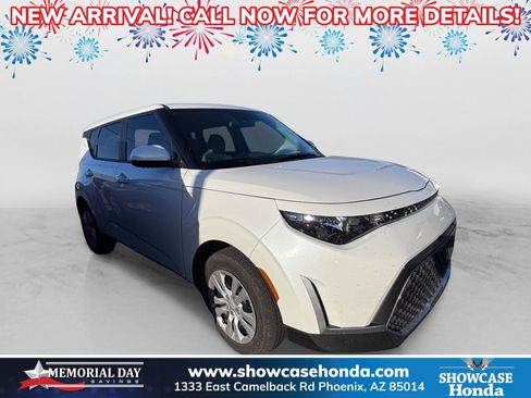 Used 2025 Kia Soul LX FWD image 1