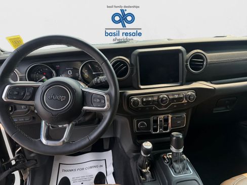 Used 2023 Jeep Wrangler Unlimited Sahara w/ Dual Top Group AWD/4WD image 13