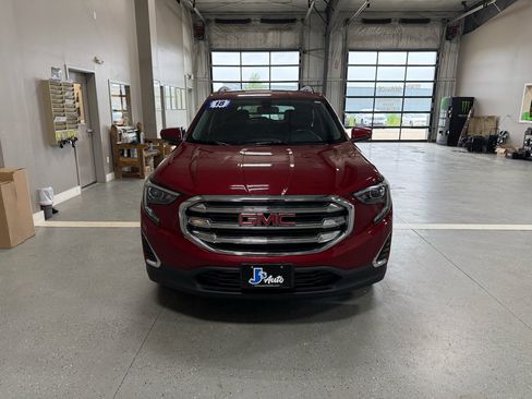 Used 2018 GMC Terrain SLE w/ Driver Convenience Package AWD/4WD image 3