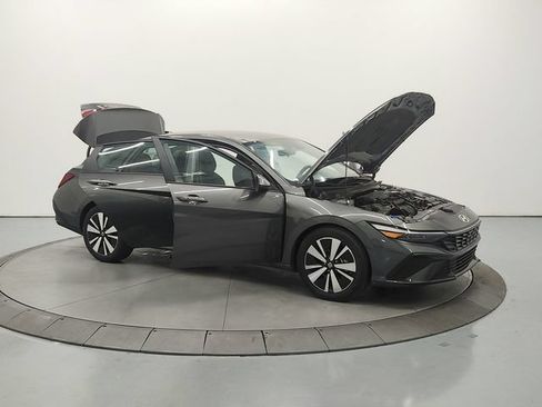Used 2024 Hyundai Elantra SEL FWD image 10