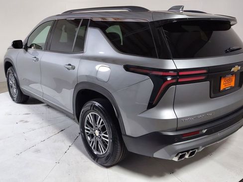 Used 2025 Chevrolet Traverse LT AWD/4WD image 7