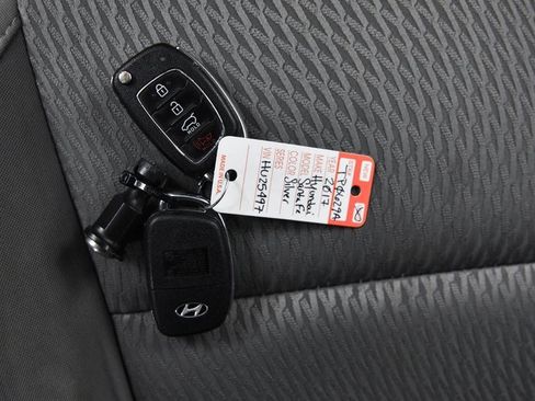 Used 2017 Hyundai Santa Fe SE image 23