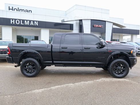 Used 2024 RAM 2500 Limited AWD/4WD image 2