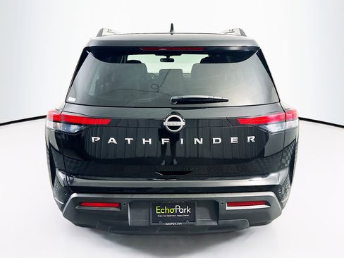 Used 2025 Nissan Pathfinder SV image 7