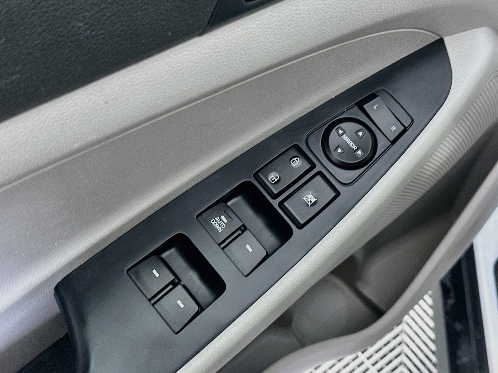 Used 2020 Hyundai Tucson SE w/ Cargo Package FWD image 17