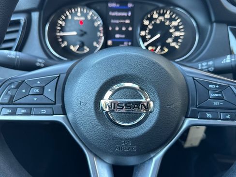 Used 2020 Nissan Rogue S image 23