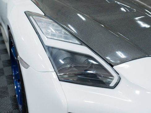 Used 2009 Nissan GT-R Premium AWD/4WD image 15