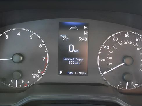 Used 2025 Toyota Corolla LE image 27