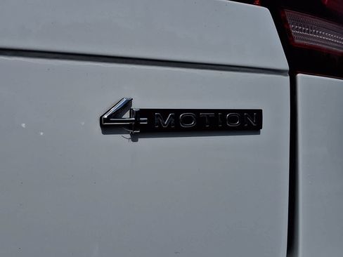 Used 2024 Volkswagen Tiguan Wolfsburg Edition AWD/4WD image 32
